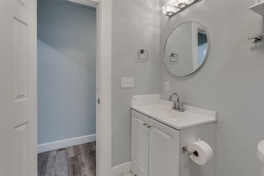 1621 N Page Avenue Property Photo 26