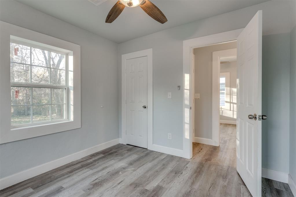 1621 N Page Avenue Property Photo 32