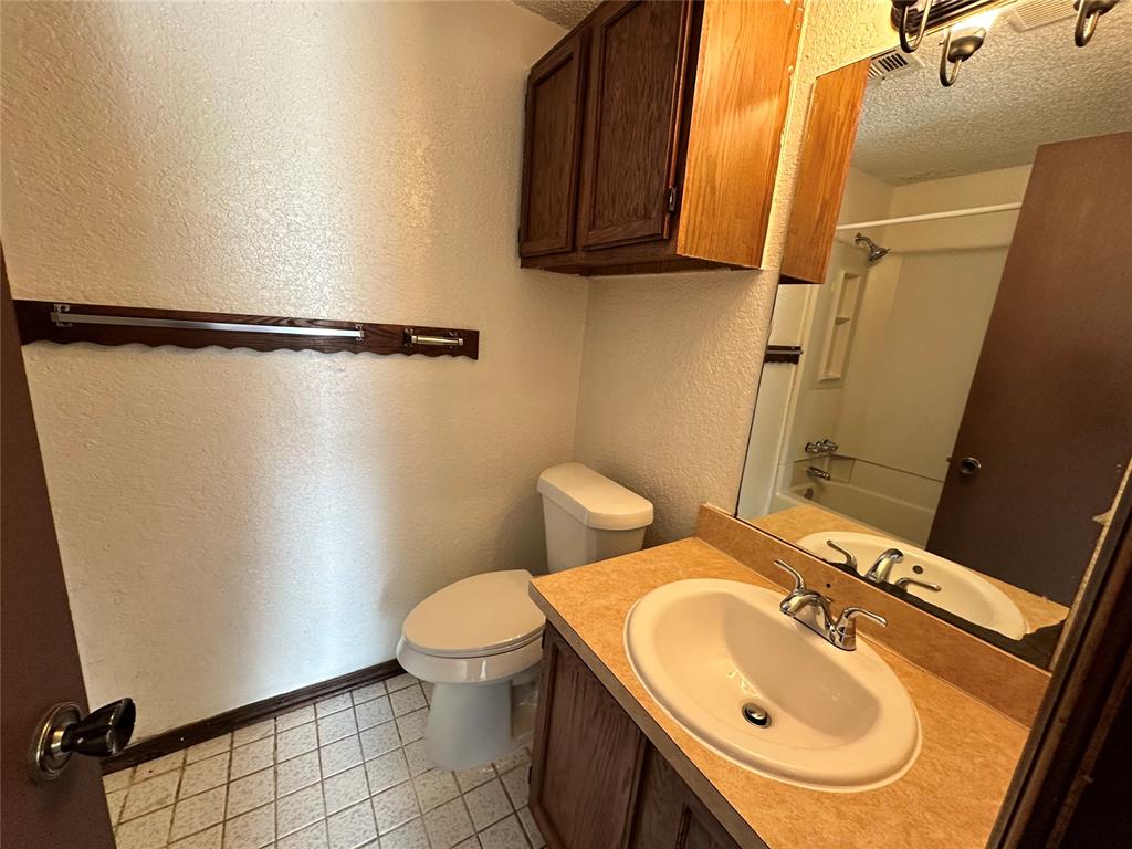 265 Windsor Way Property Photo 3