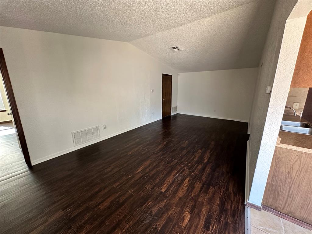 265 Windsor Way Property Photo 7