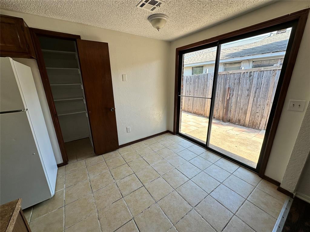 265 Windsor Way Property Photo 8
