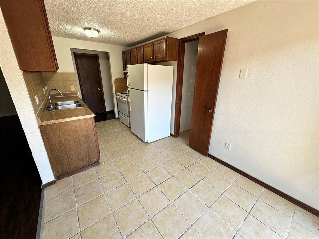 265 Windsor Way Property Photo 9
