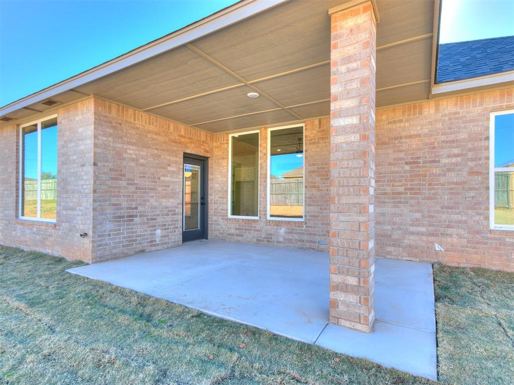 9009 Nw 74th Street Property Photo 5