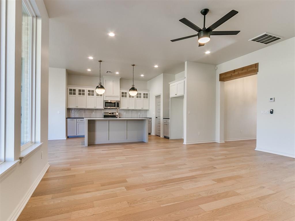 9009 Nw 74th Street Property Photo 9
