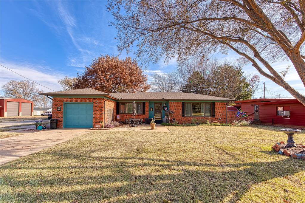 820 N Randall Avenue Property Photo