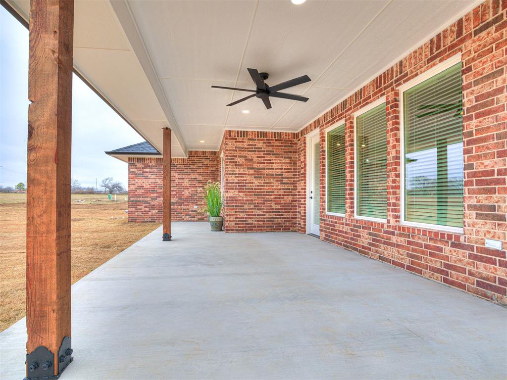 509 Blue Bird Lane Property Photo 3