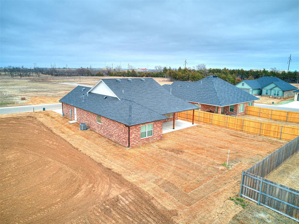 509 Blue Bird Lane Property Photo 4