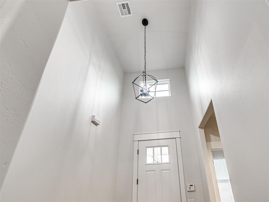 509 Blue Bird Lane Property Photo 8