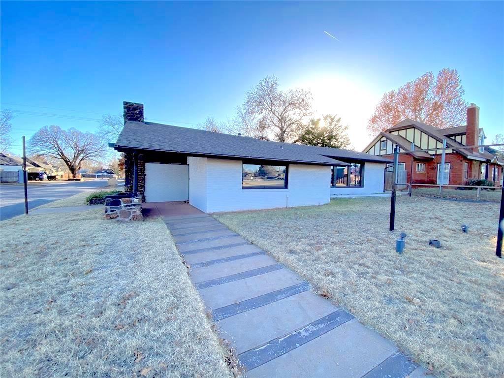 900 W 3rd Street Property Photo