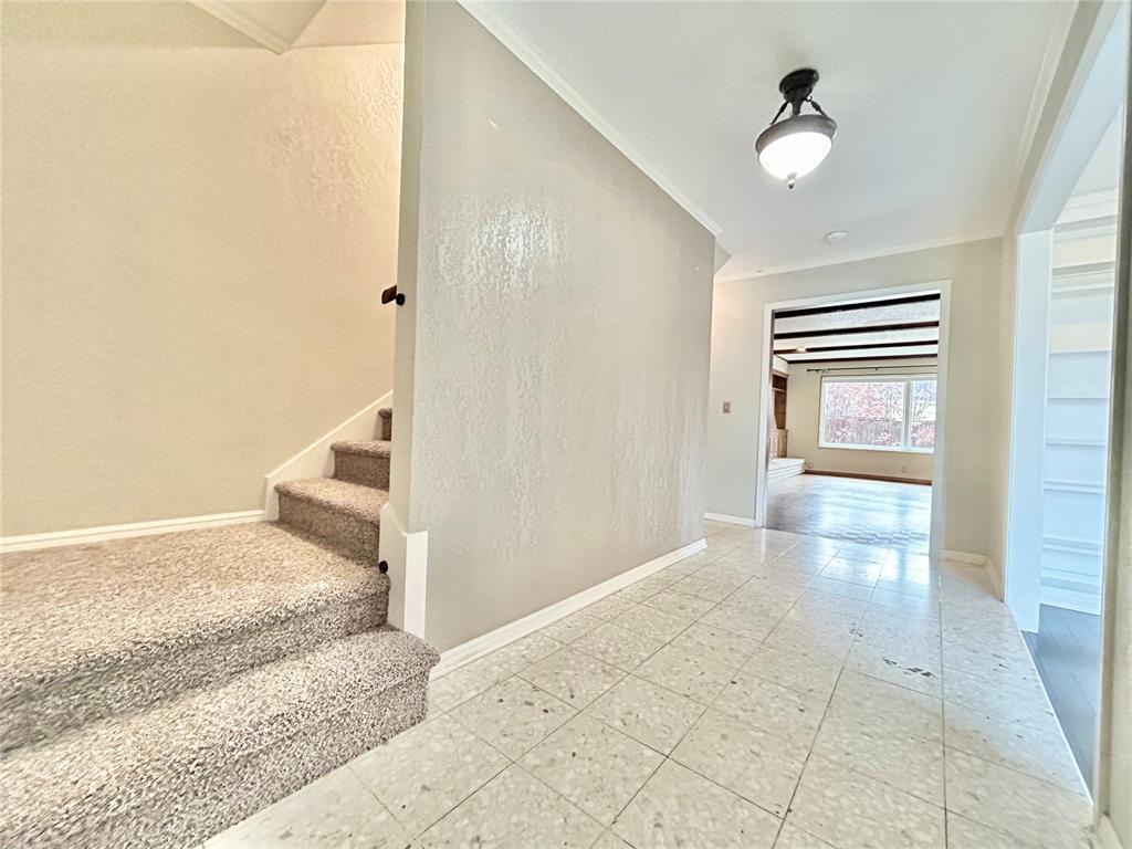 3024 Hemingford Lane Property Photo 3