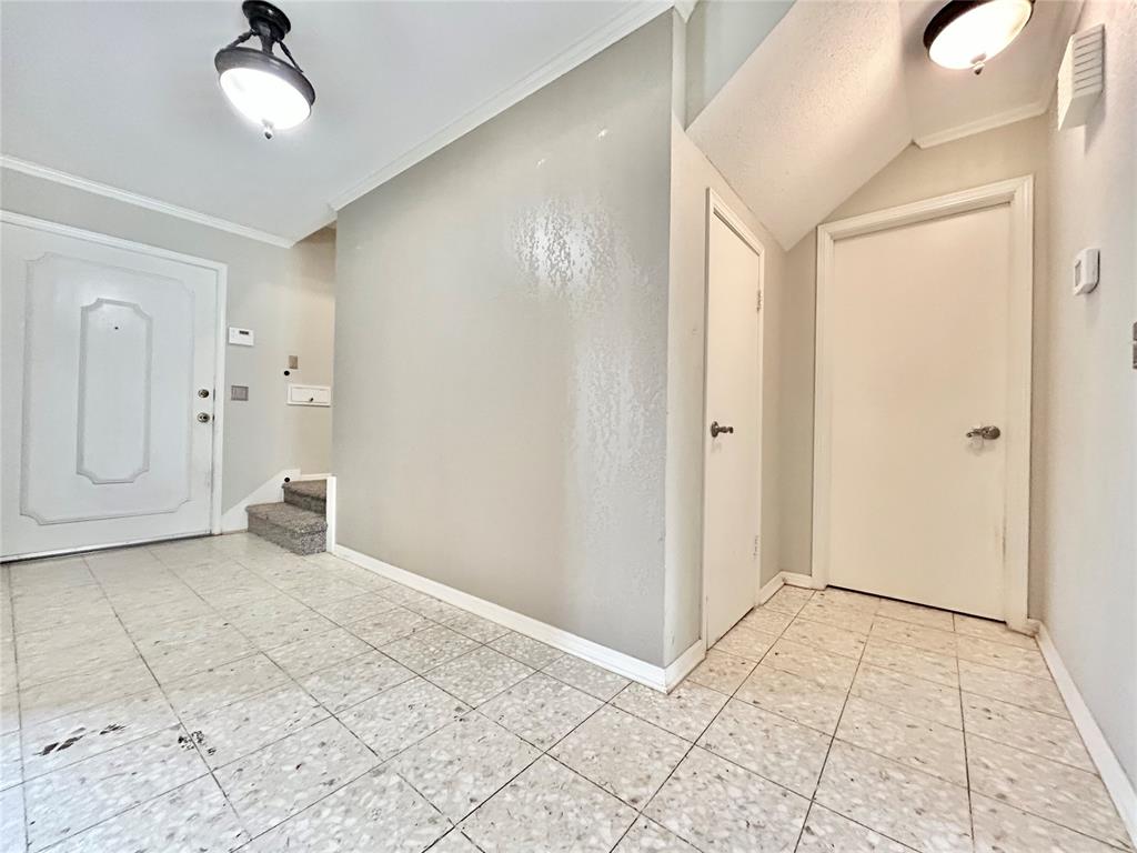 3024 Hemingford Lane Property Photo 4