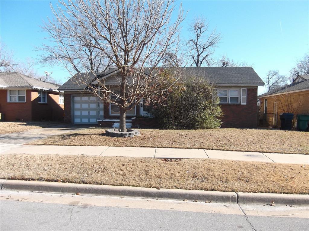 2924 N Vermont Avenue Property Photo 1