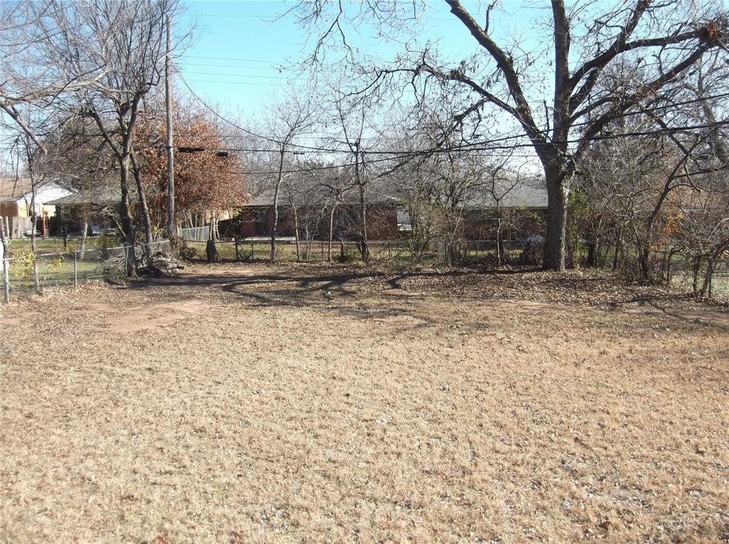 2924 N Vermont Avenue Property Photo 3