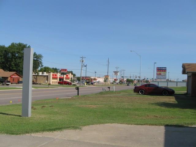 4325 N & 4331 & 4337 N Kickapoo Ave Avenue Property Photo 2
