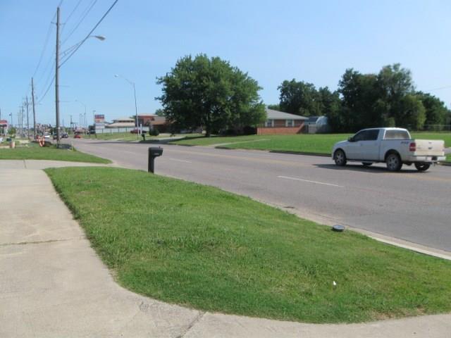 4325 N & 4331 & 4337 N Kickapoo Ave Avenue Property Photo 3