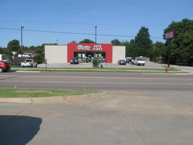 4325 N & 4331 & 4337 N Kickapoo Ave Avenue Property Photo 4