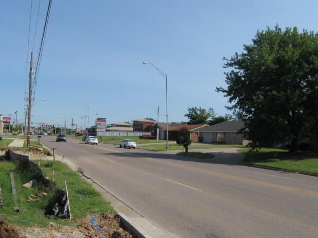 4325 N & 4331 & 4337 N Kickapoo Ave Avenue Property Photo 7