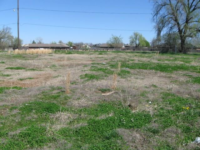 4325 N & 4331 & 4337 N Kickapoo Ave Avenue Property Photo 8