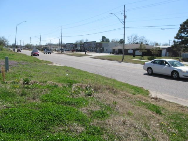 4325 N & 4331 & 4337 N Kickapoo Ave Avenue Property Photo 9