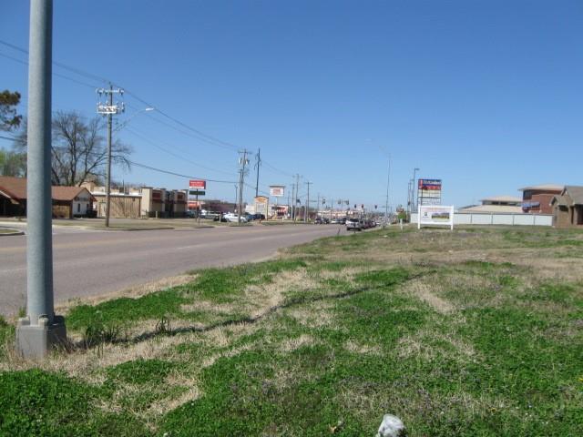 4325 N & 4331 & 4337 N Kickapoo Ave Avenue Property Photo 13