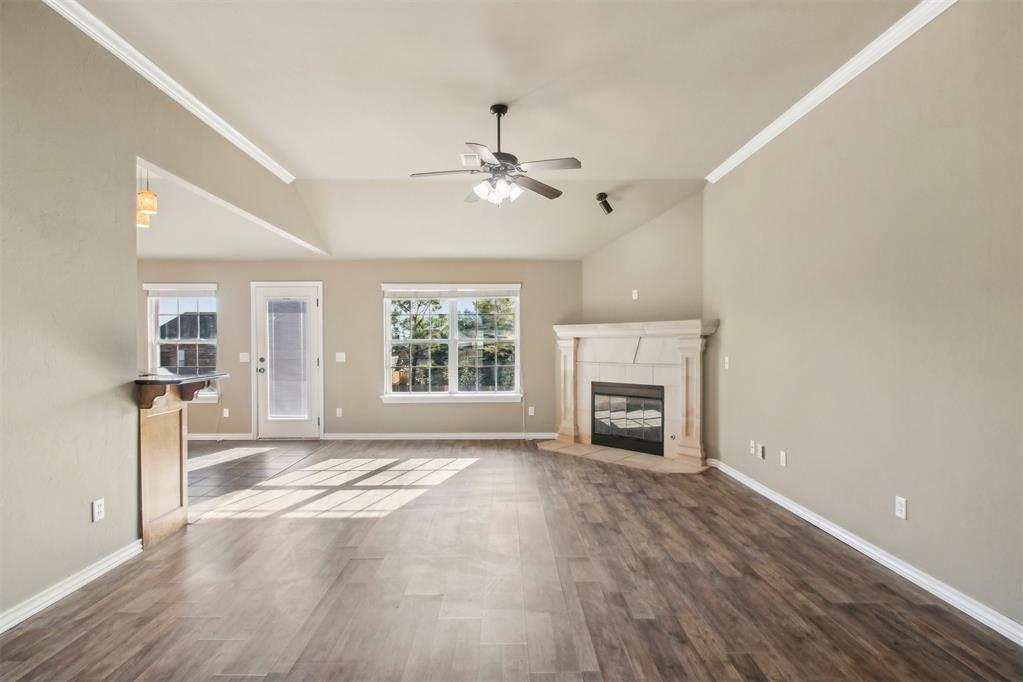 704 Apple Tree Lane Property Photo 4