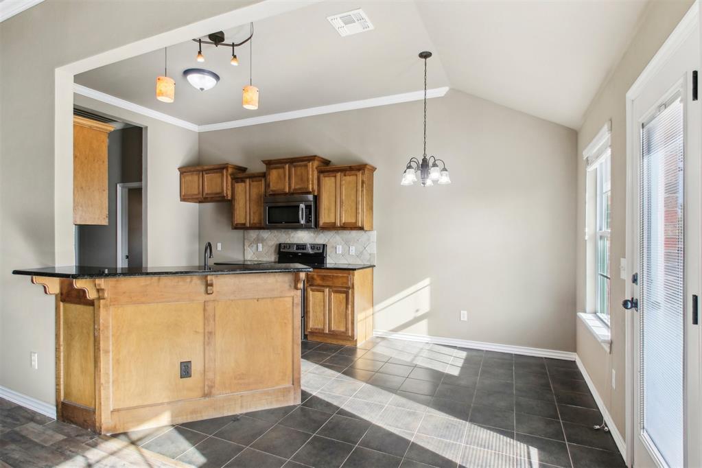 704 Apple Tree Lane Property Photo 6