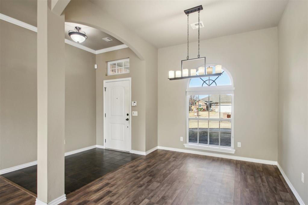 704 Apple Tree Lane Property Photo 7