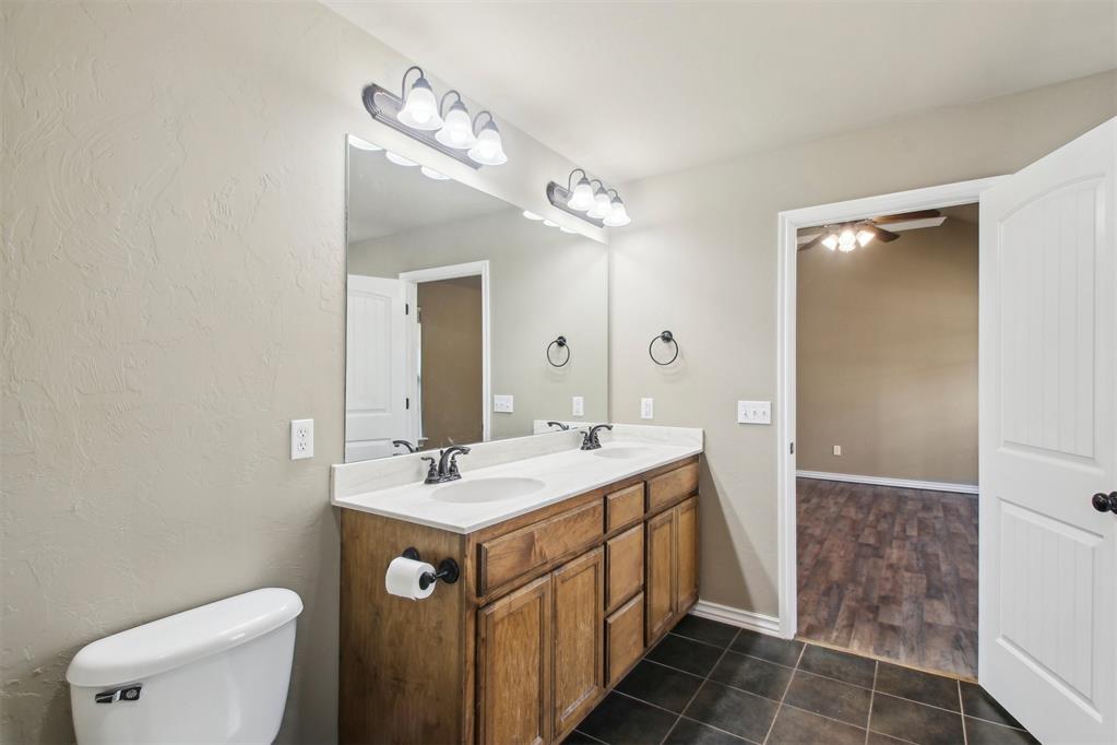 704 Apple Tree Lane Property Photo 22