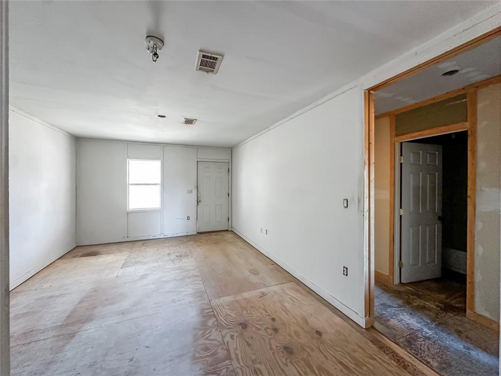323 S Birch Avenue Property Photo 7