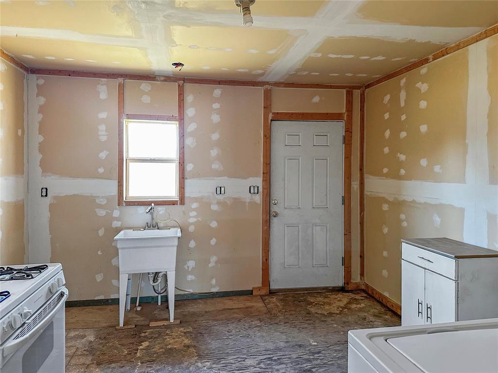 323 S Birch Avenue Property Photo 17