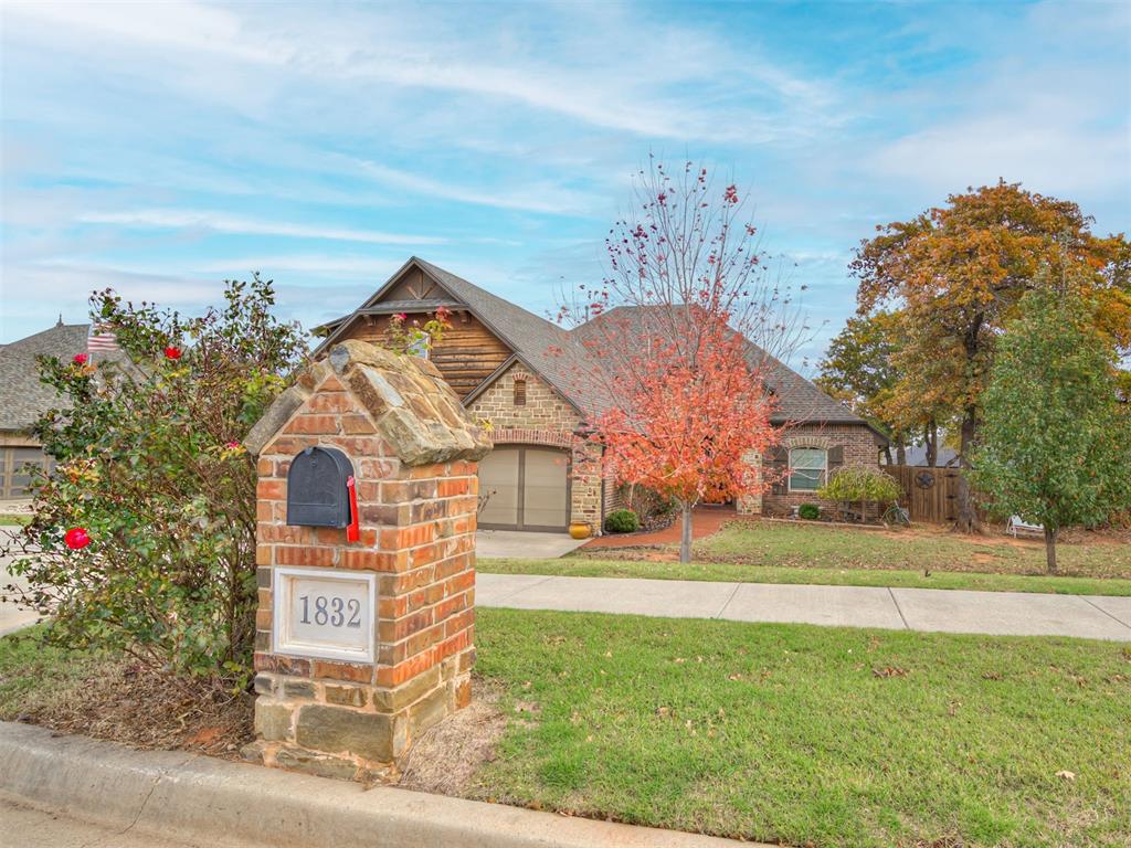 1832 Buckskin Court Property Photo 6