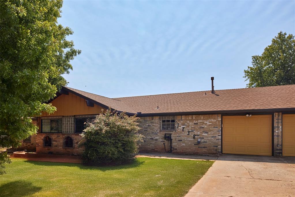 1738 E Frontier Terrace Property Photo