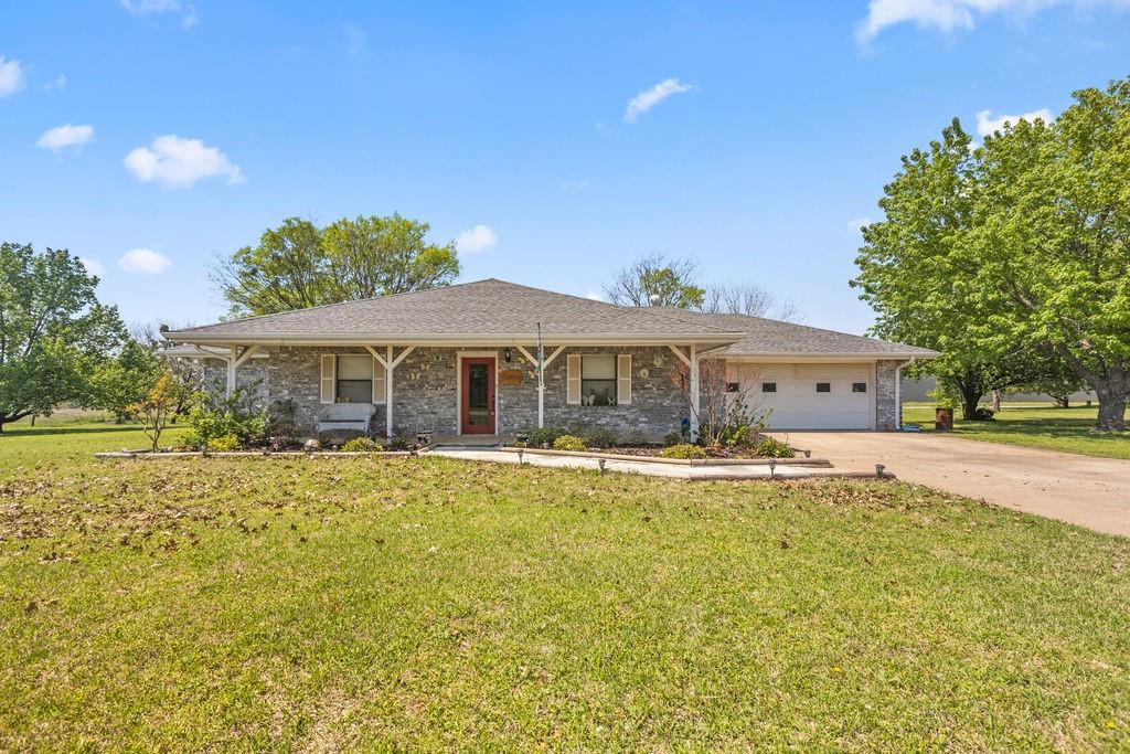 130 Shawna Drive Property Photo 1