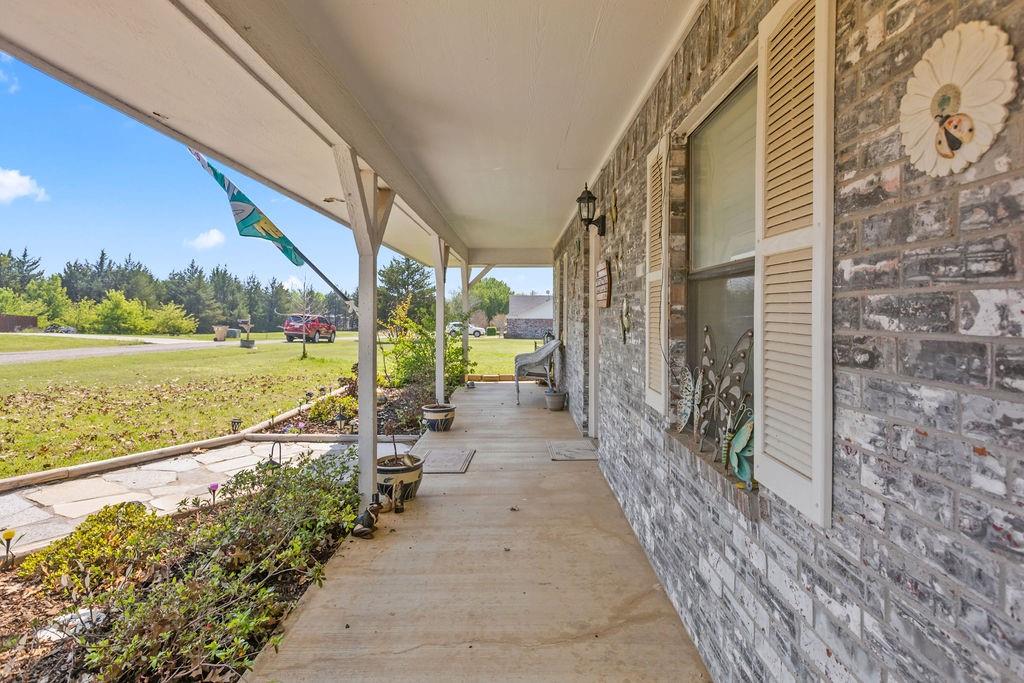 130 Shawna Drive Property Photo 2