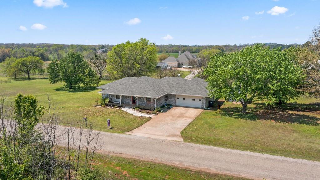 130 Shawna Drive Property Photo 3