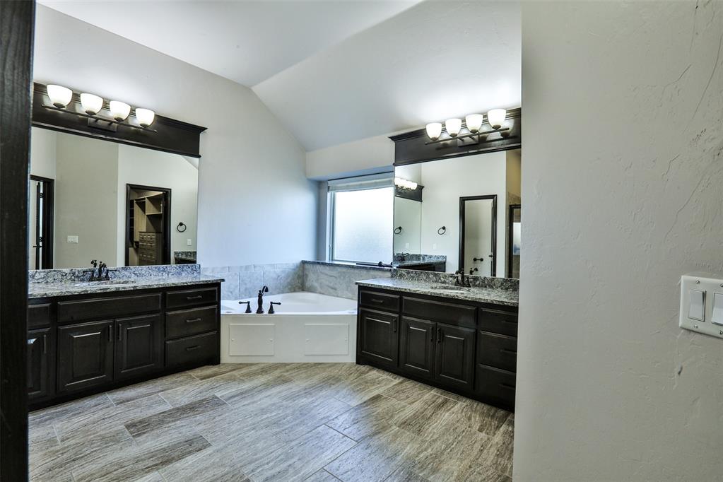 4215 Lorings Circle Property Photo 22