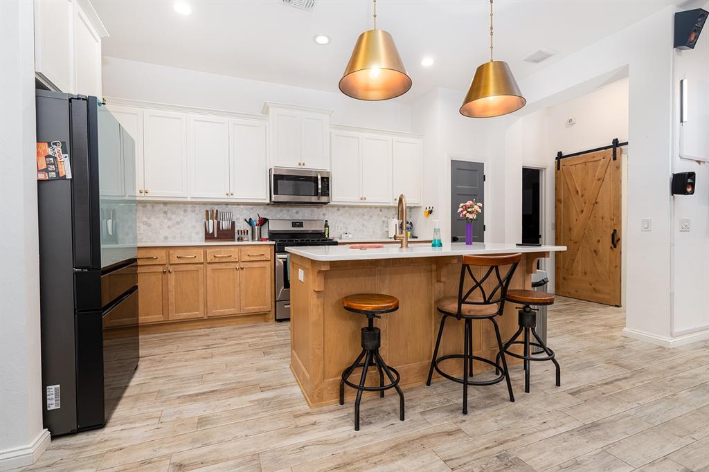 24 Carat Drive Property Photo 7