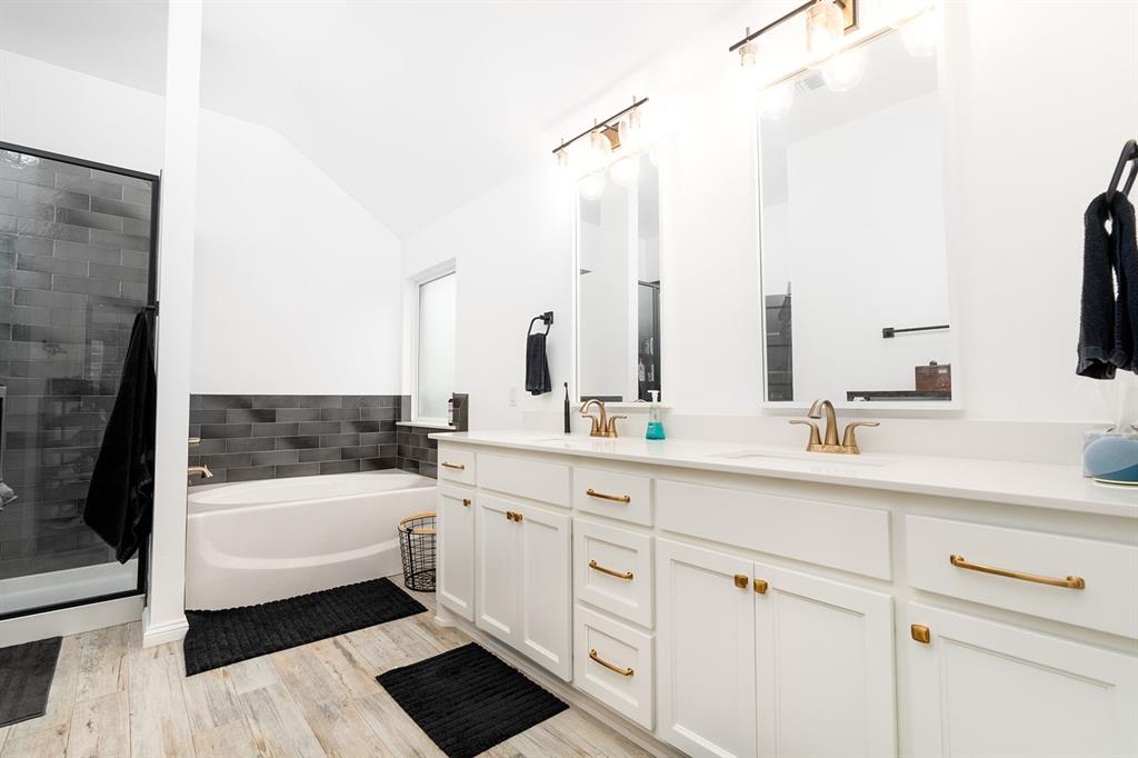 24 Carat Drive Property Photo 14