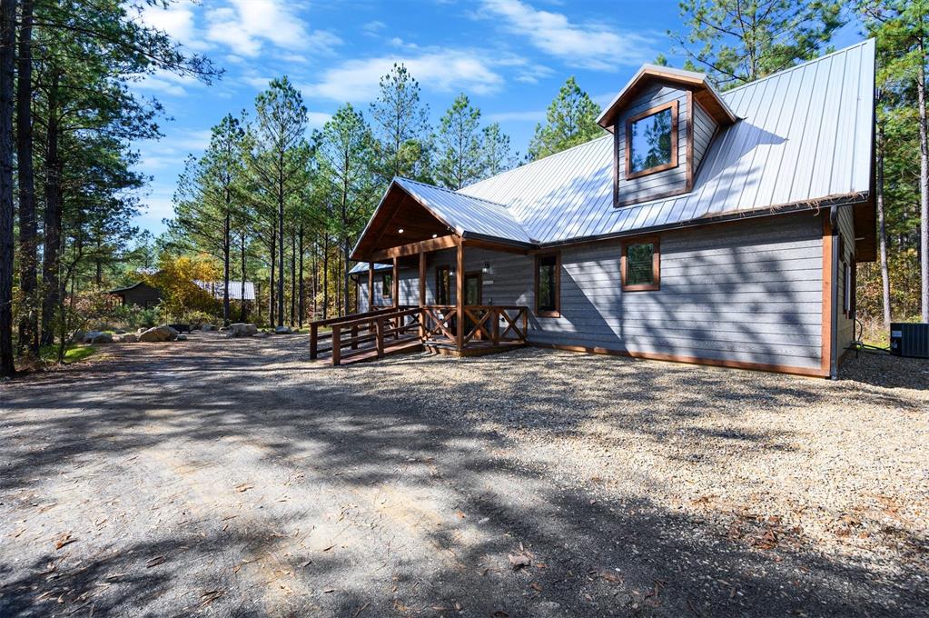 217 Cedar Hills Trail Property Photo 3