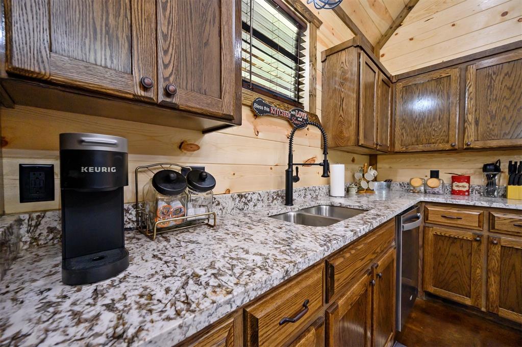 217 Cedar Hills Trail Property Photo 12