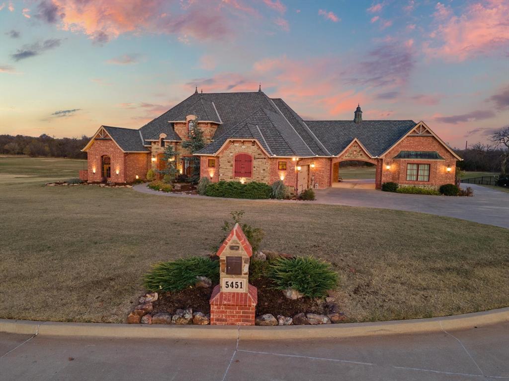 5451 Cottonwood Creek Circle Property Photo 6