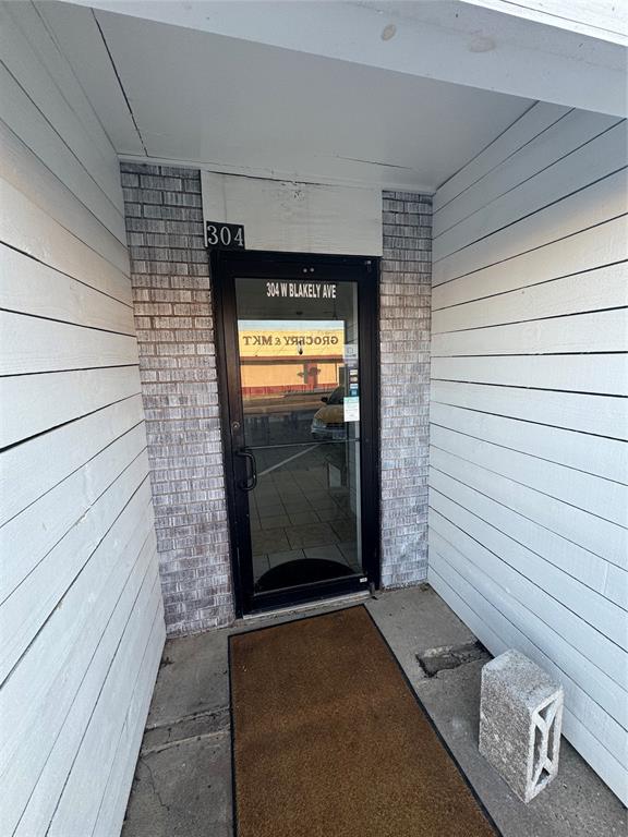 304 W Blakely Street Property Photo 6