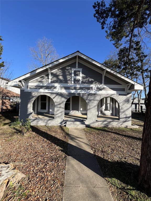 304 N Broadway Street Property Photo
