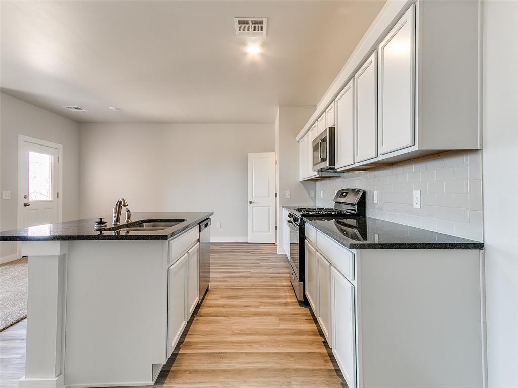 13074 Mannington Road Property Photo 6