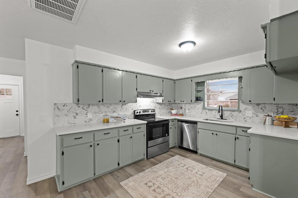 3316 N Glenvalley Drive Property Photo 11