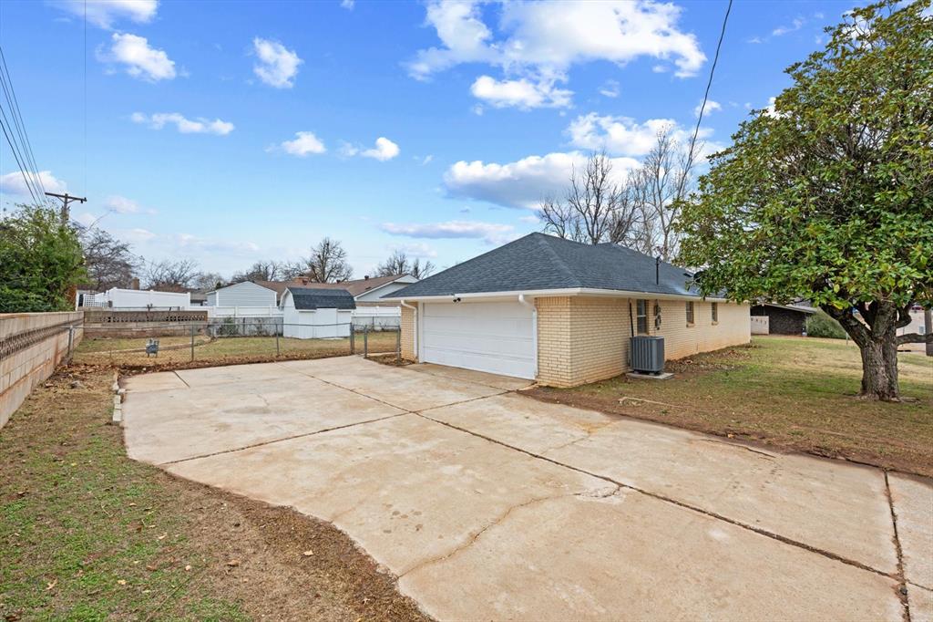 3316 N Glenvalley Drive Property Photo 40