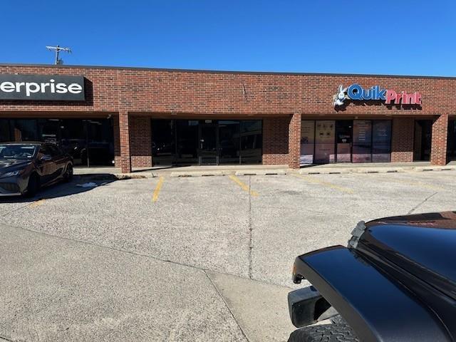 3405 Nw Expressway Property Photo 1