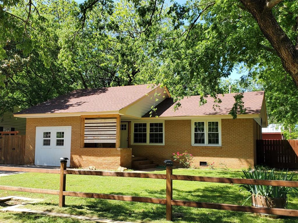 1021 W Apache Street Property Photo