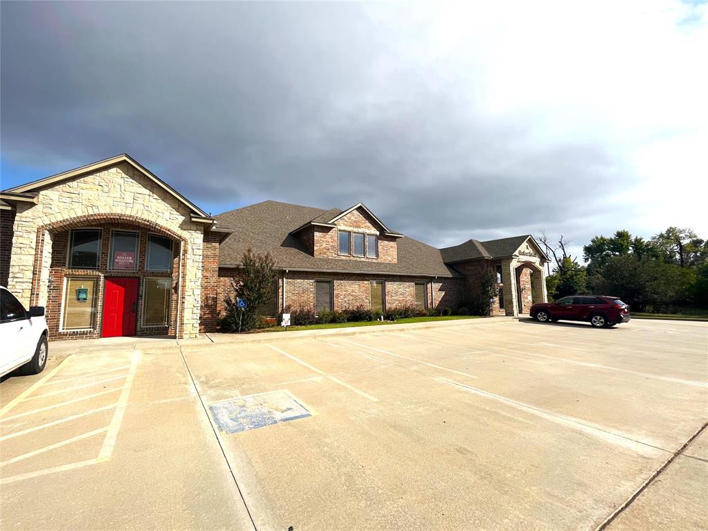 1716 S Post Road Property Photo 3
