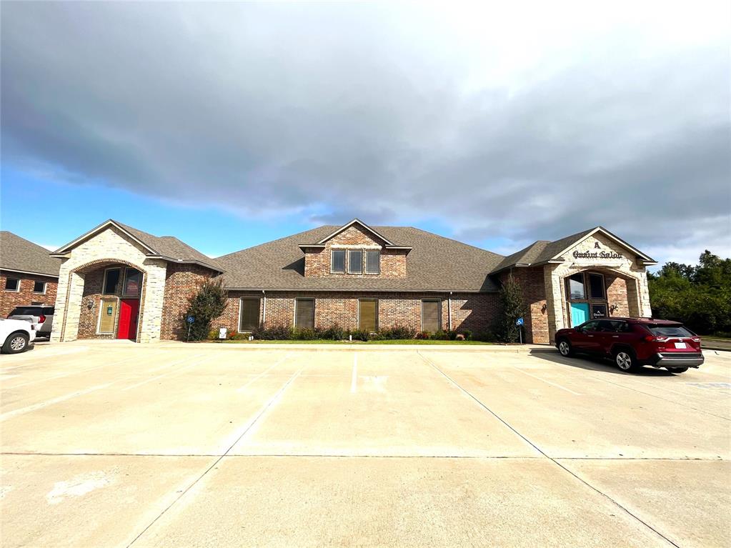 1716 S Post Road Property Photo 4